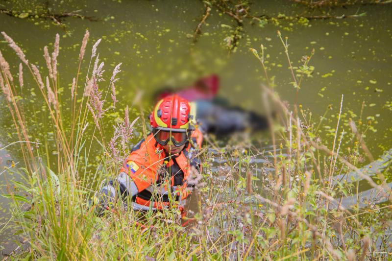 UNA MUJER PERDIÓ LA VIDA TRAS CAER EN UN CANAL DE RIEGO